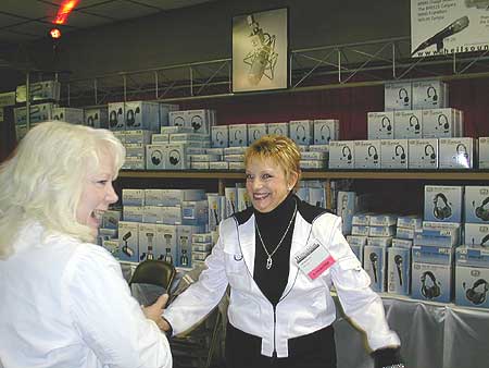 Karen Anning (N9TNP) e Sarah Heil